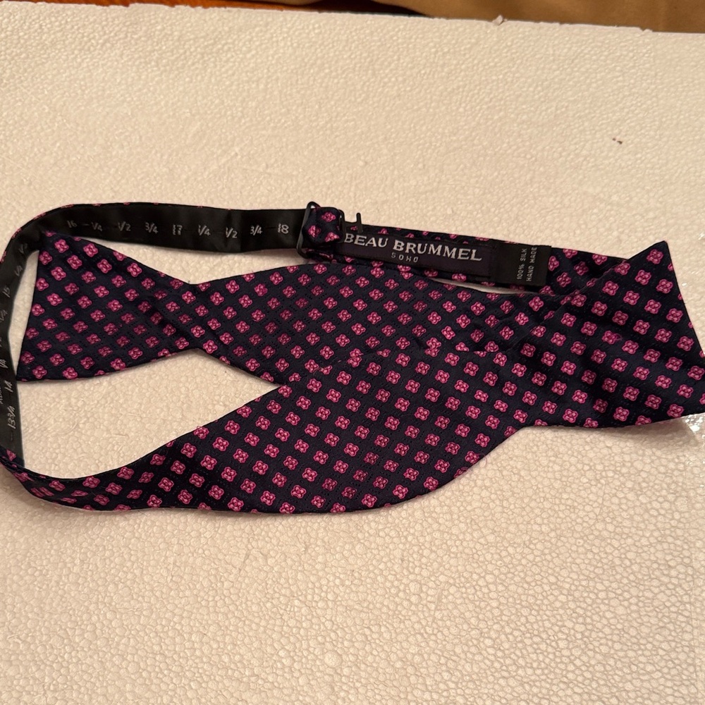New Beau Brummel Pink and Navy Bow Tie